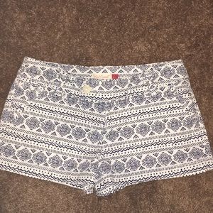 Navy & White Print Shorts Sz 7